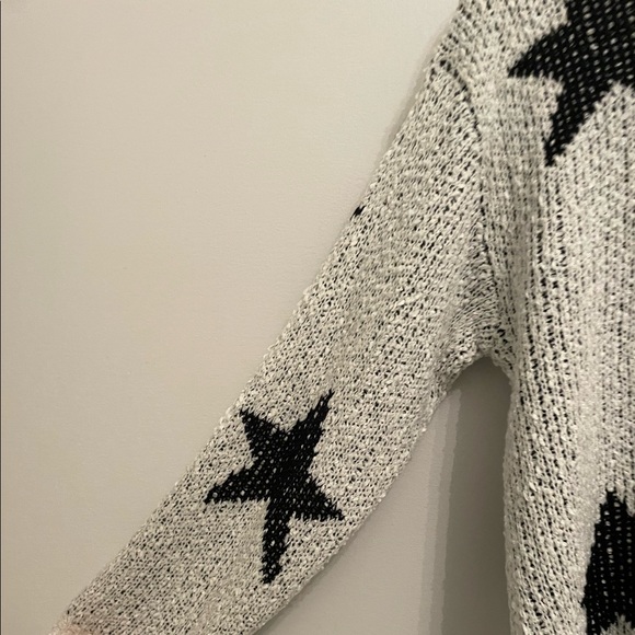 Altar’d state white sweater with black stars! Worn only once. - Picture 5 of 5